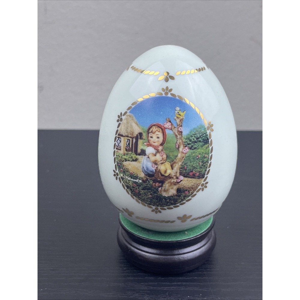 1994 M.J. Hummel "Apple Tree Girl" Porcelain Egg w/ Stand Danbury Mint Collectib
